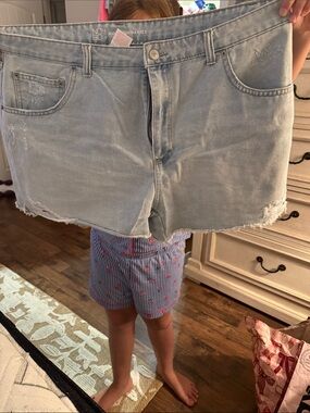 No Boundaries Light Wash Distressed Denim Shorts